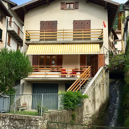 Casa Del Quai * Schignano (Como)